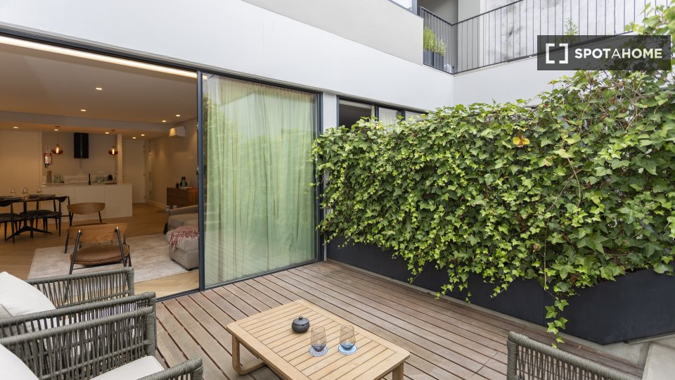 Apartment Porto, 2 beds, 247m² — photo 16