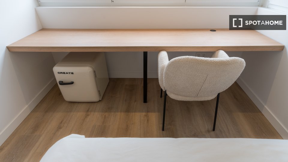 Double room Madrid, 6 beds, 120m² — photo 12