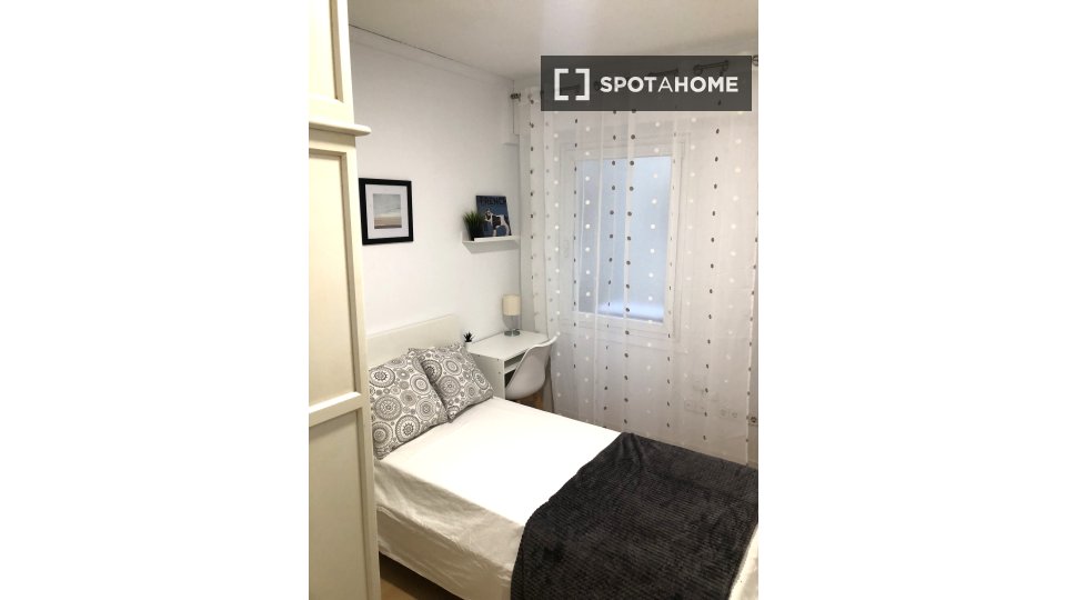 Double room Madrid, 4 beds, 100m² — photo 13