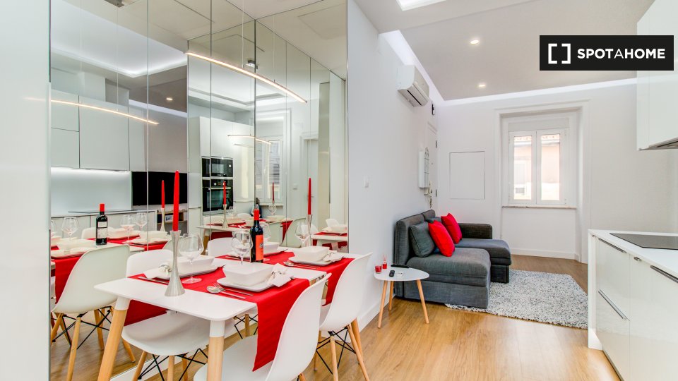 Apartment Lisbon, 2 beds, 70m² — photo 18