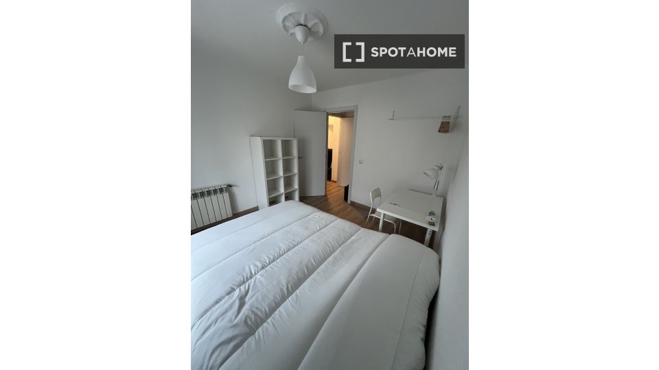 Double room Madrid, 4 beds, 65m² — photo 7