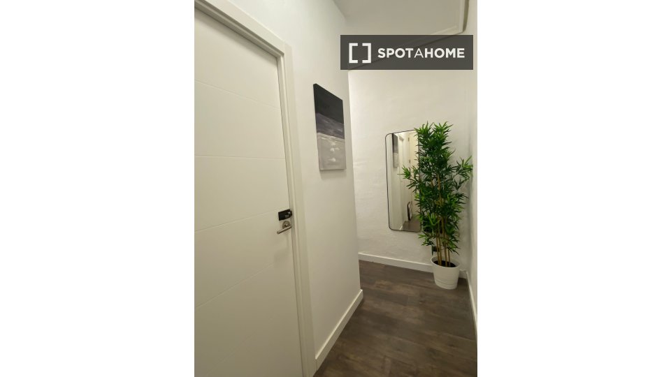 Double room Madrid, 4 beds — photo 12