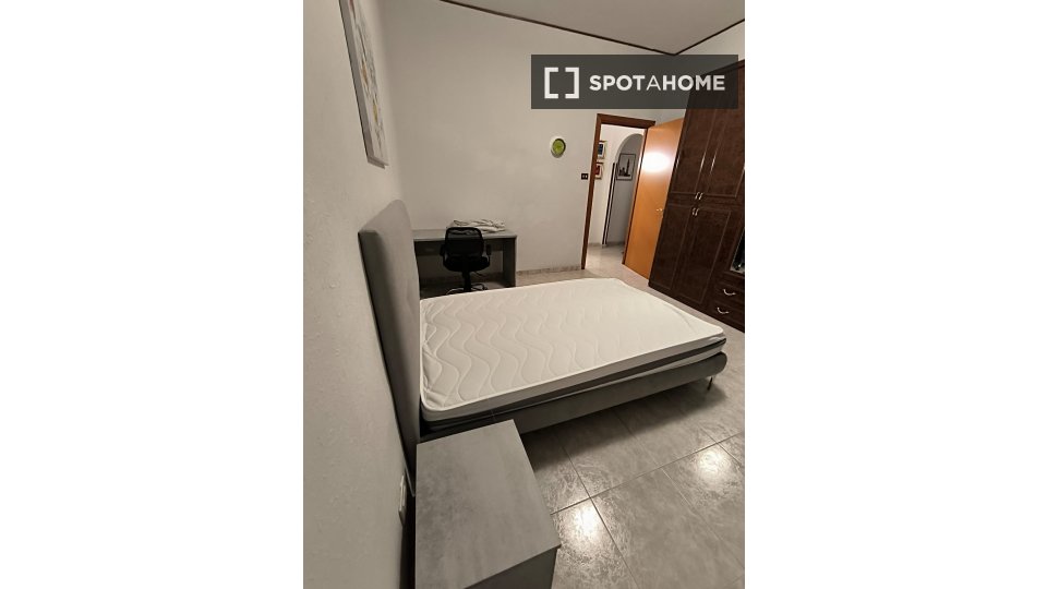 Double room Rome, 3 beds — photo 13