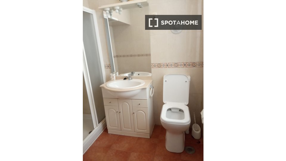 Double room Vigo, 4 beds, 90m² — photo 8