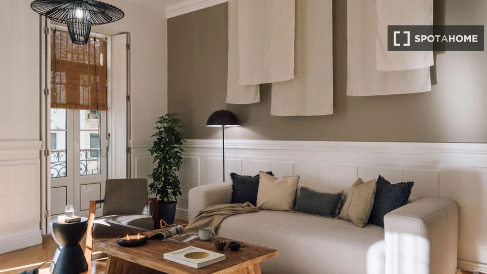 Apartment Lisbon, 2 beds, 115m² — photo 9