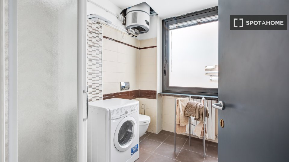 Double room Milan, 7 beds, 166m² — photo 3