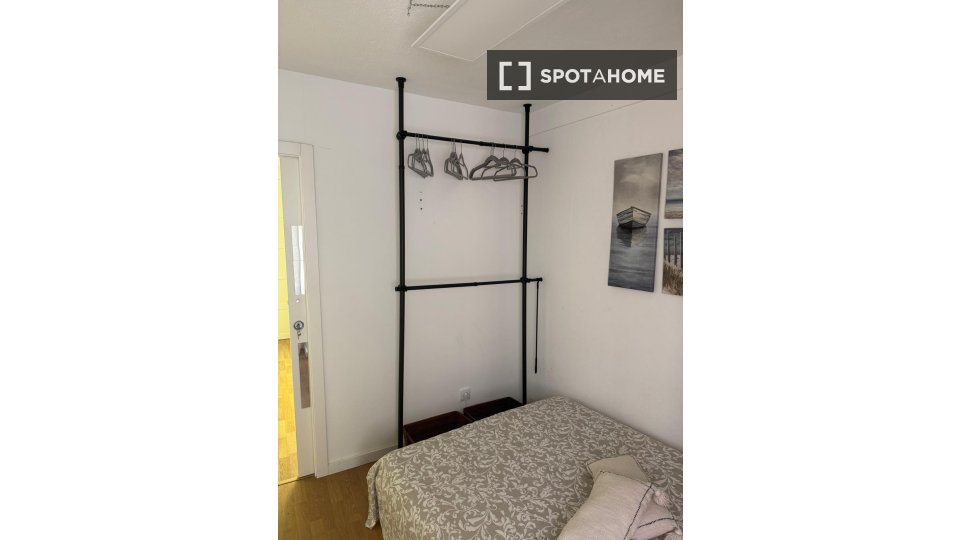 Double room Lisbon, 3 beds — photo 4