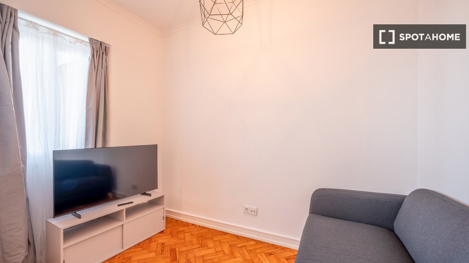 Double room Lisbon, 4 beds — photo 13