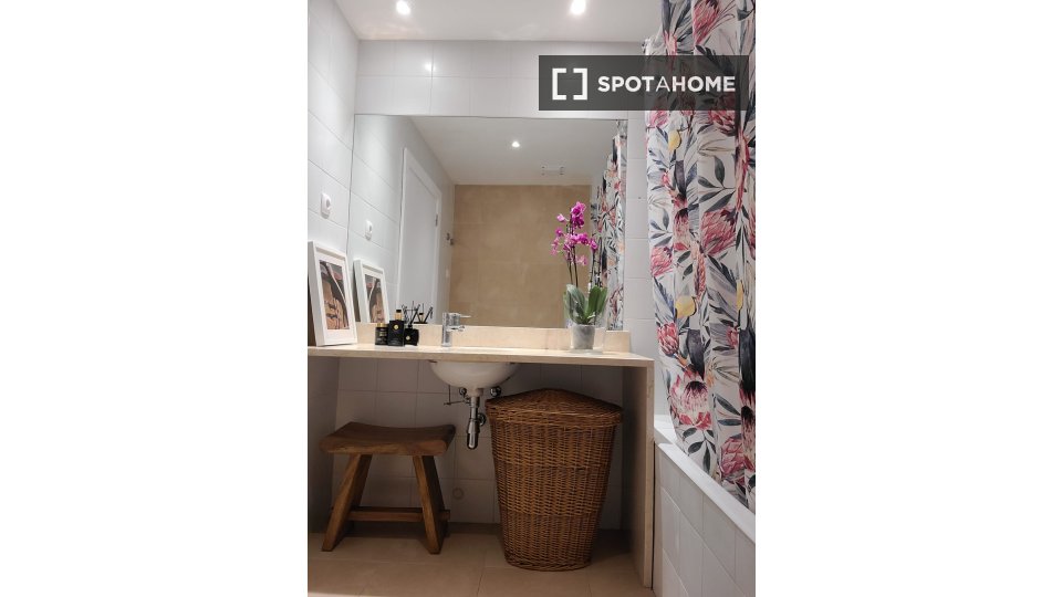 Apartment mono Lisbon, 61m² — photo 9