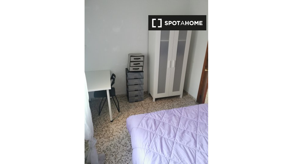 Double room Granada, 4 beds, 100m² — photo 14