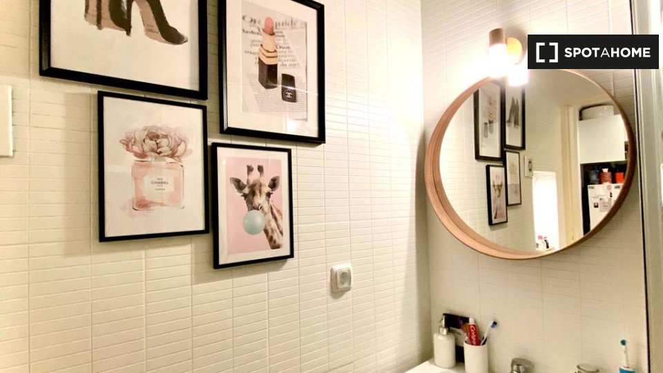 Double room Lisbon, 2 beds, 80m² — photo 17