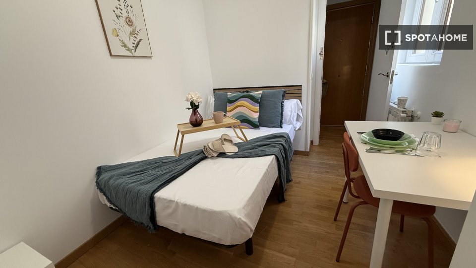 Double room Madrid, 4 beds — photo 17