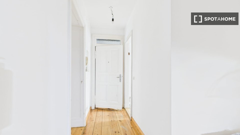 Double room Berlin, 7 beds, 93m² — photo 17