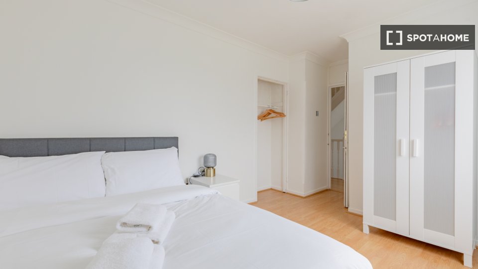 Apartment London, 4 beds — photo 23