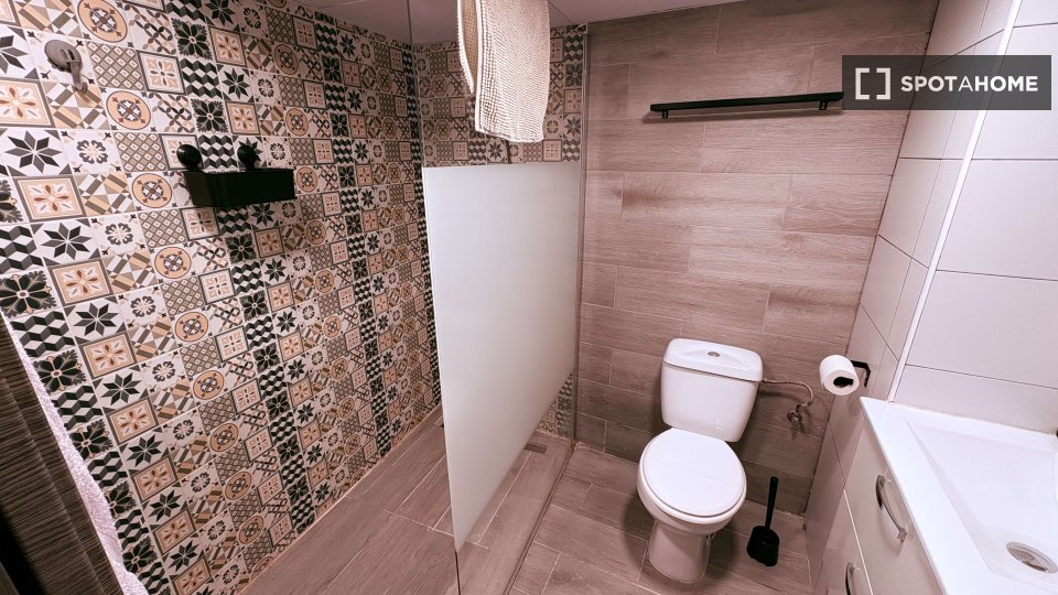 Double room Alicante, 4 beds, 90m² — photo 14