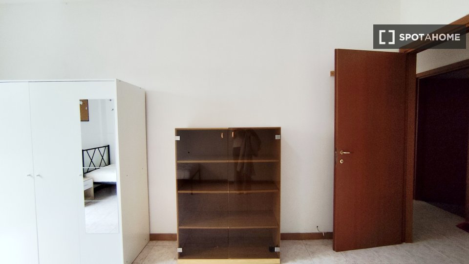 Double room Milan, 3 beds, 118m² — photo 11