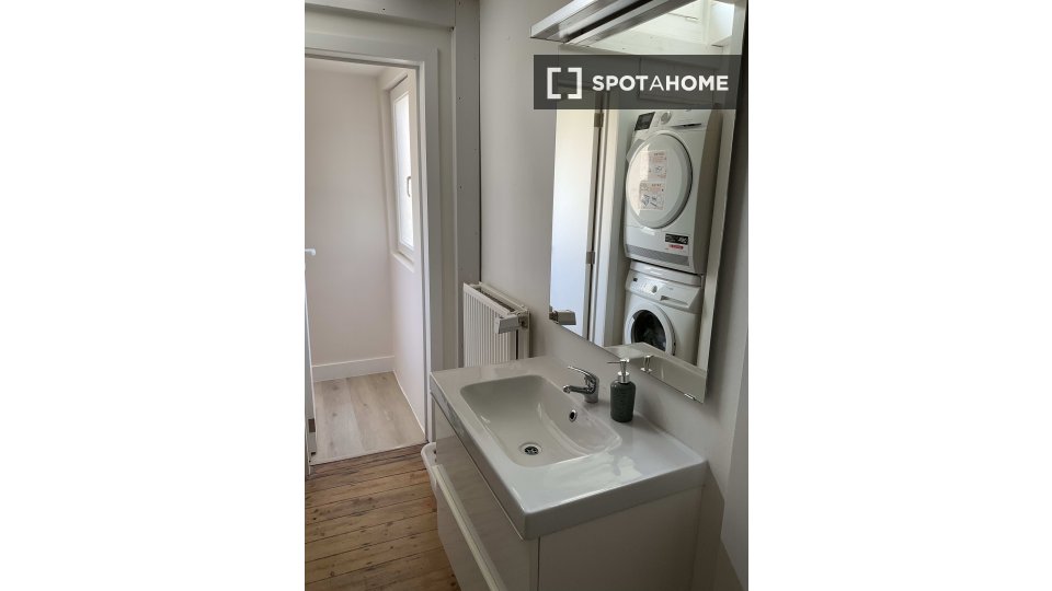Double room Brussels, 7 beds — photo 46