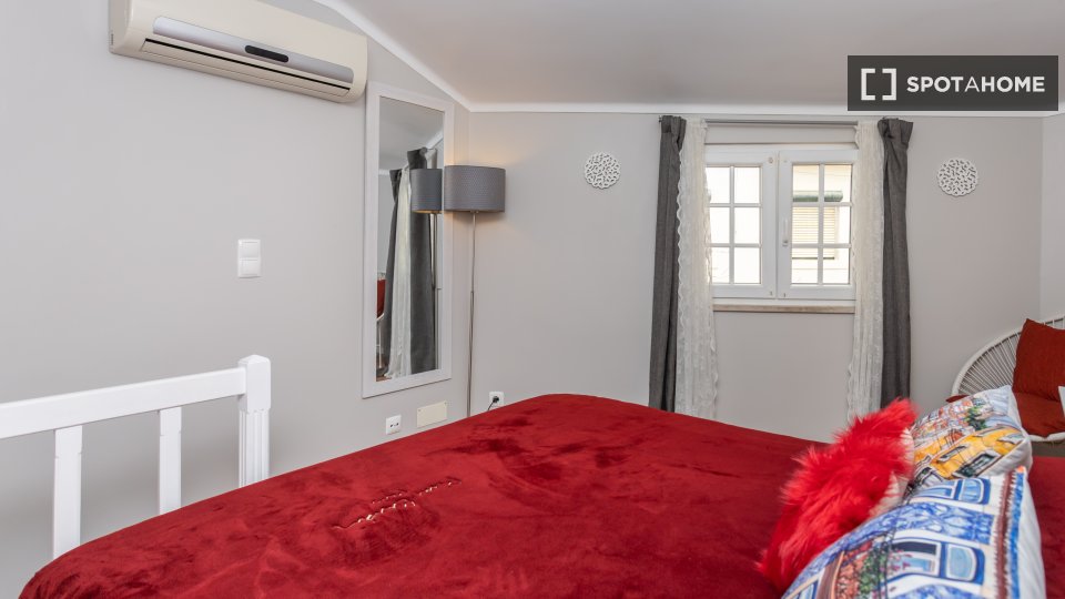 Apartment mono Lisbon, 38m² — photo 1