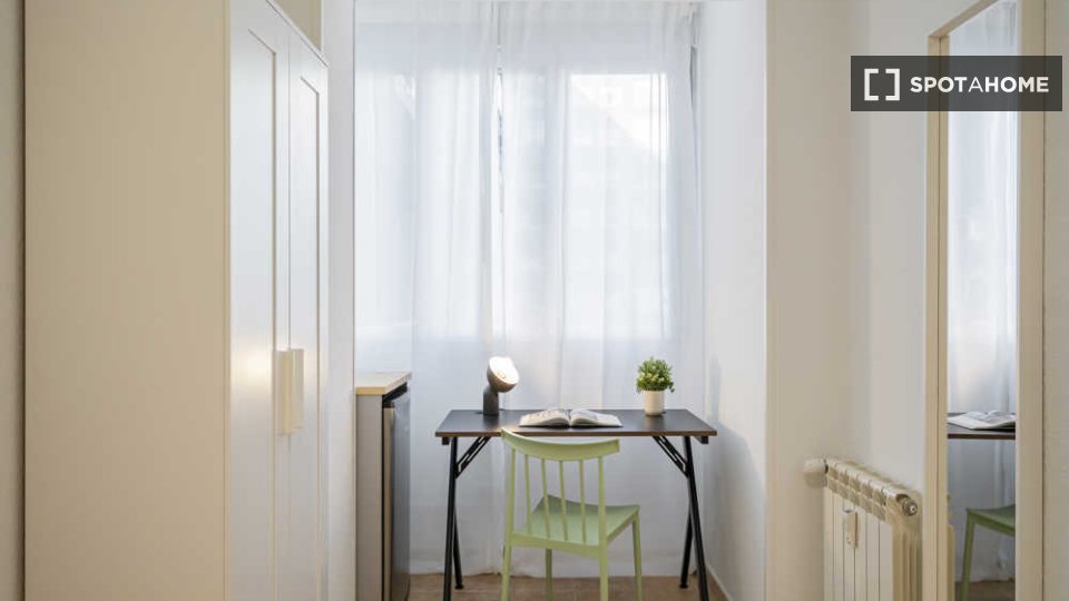 Double room Madrid, 25 beds — photo 51
