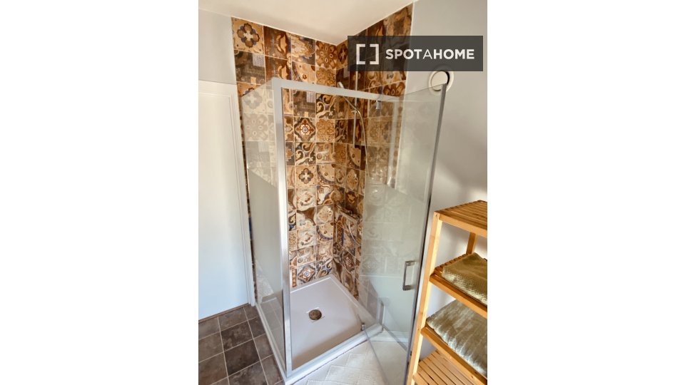 Double room Brussels, 3 beds, 200m² — photo 15