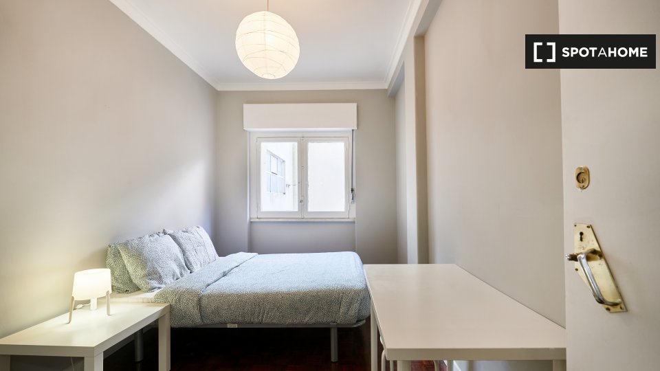 Double room Lisbon, 6 beds — photo 1