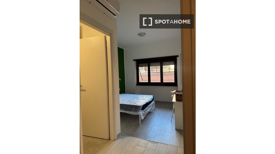 Double room Rome, 5 beds — photo 1