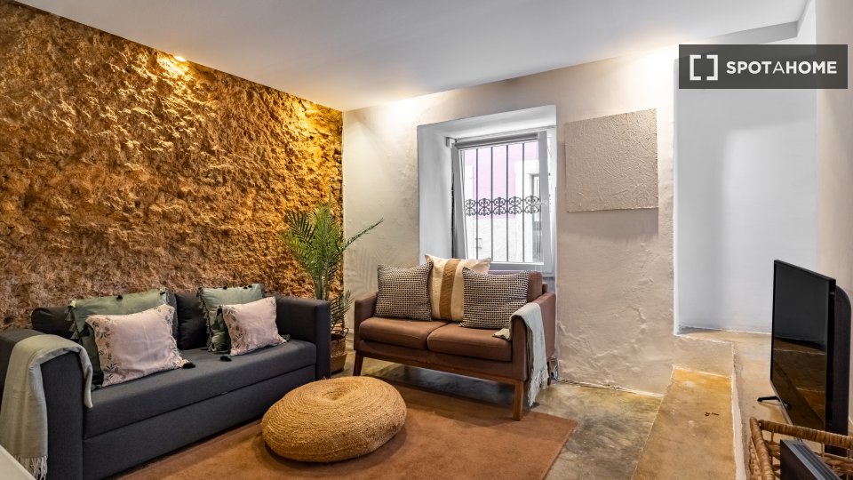 Apartment Lisbon, 2 beds, 84m² — photo 18