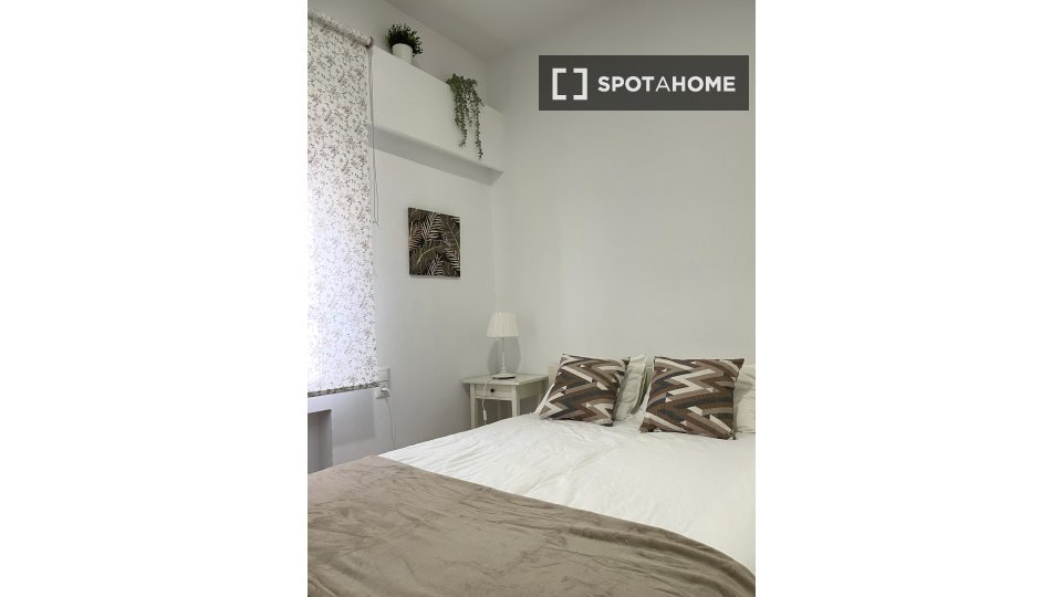 Double room Madrid, 4 beds, 100m² — photo 2