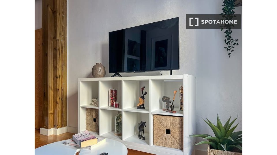 Apartment Lisbon, 2 beds, 75m² — photo 6