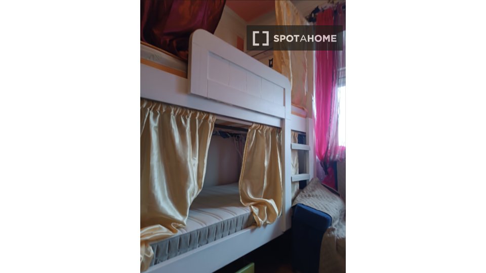 Double room Lisbon, 3 beds, 90m² — photo 36