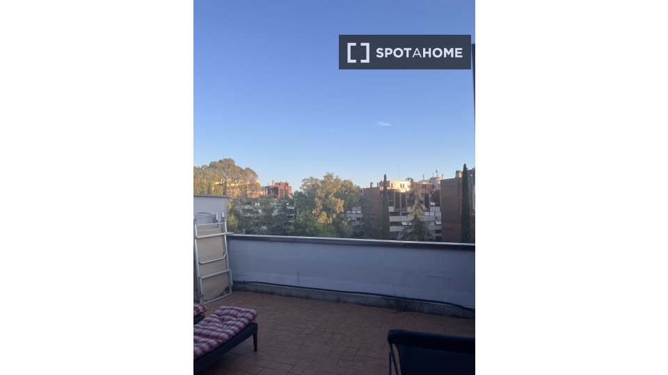 Double room Rome, 3 beds, 120m² — photo 18