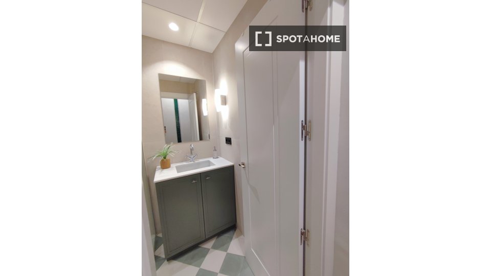 Apartment Madrid, 2 beds, 43m² — photo 8