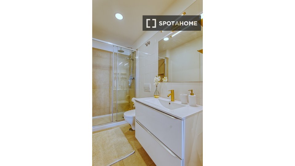 Apartment Lisbon, 1 bed, 51m² — photo 9