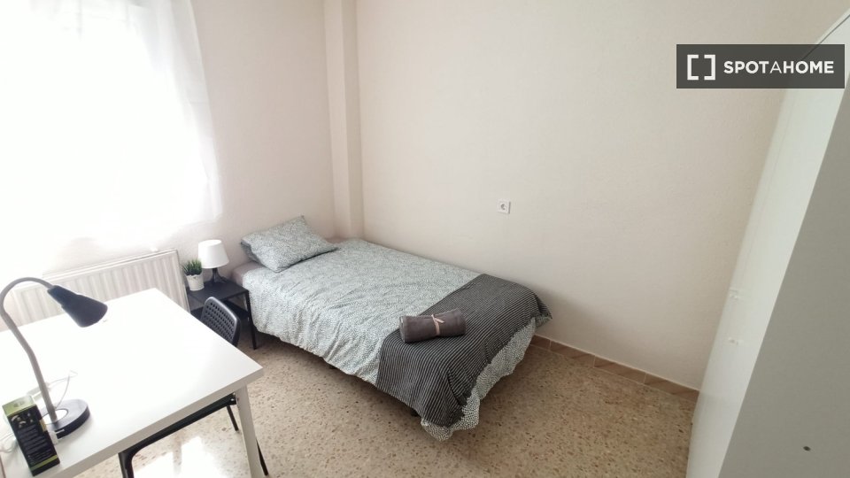 Chambre double Madrid, 5 chambres — photo 12