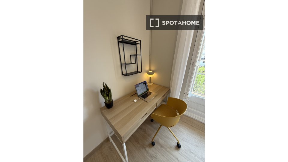 Double room Barcelona, 7 beds, 180m² — photo 11
