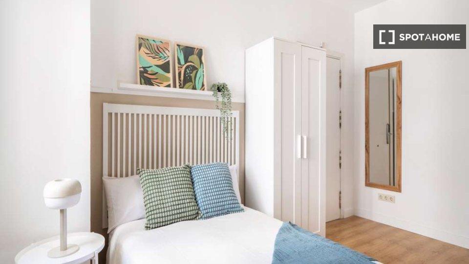 Double room Madrid, 8 beds — photo 1