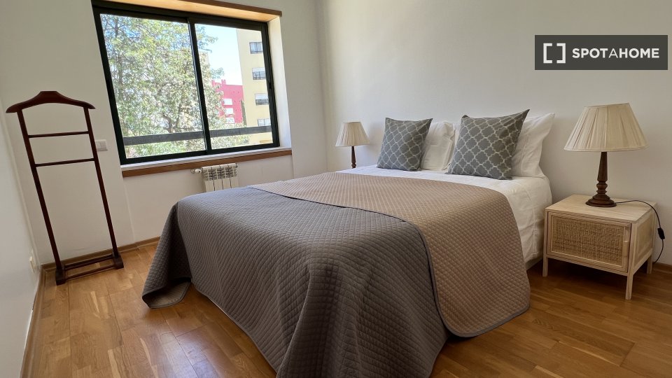 Apartment Lisbon, 3 beds, 90m² — photo 11