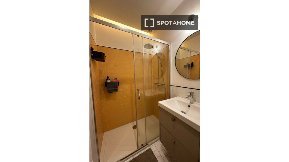 Double room Brussels, 3 beds — photo 13