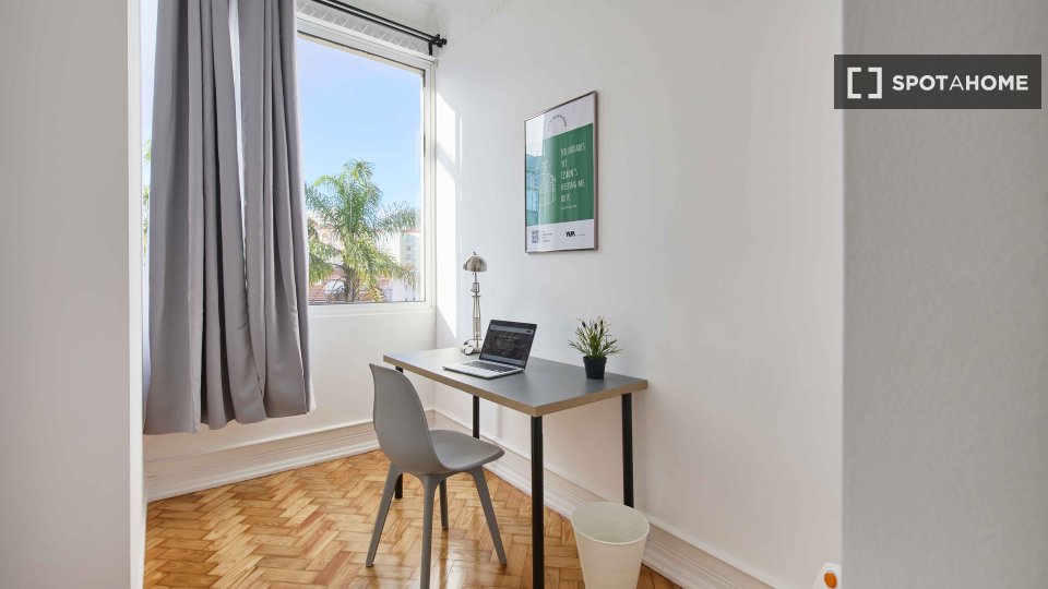 Double room Lisbon, 7 beds — photo 40