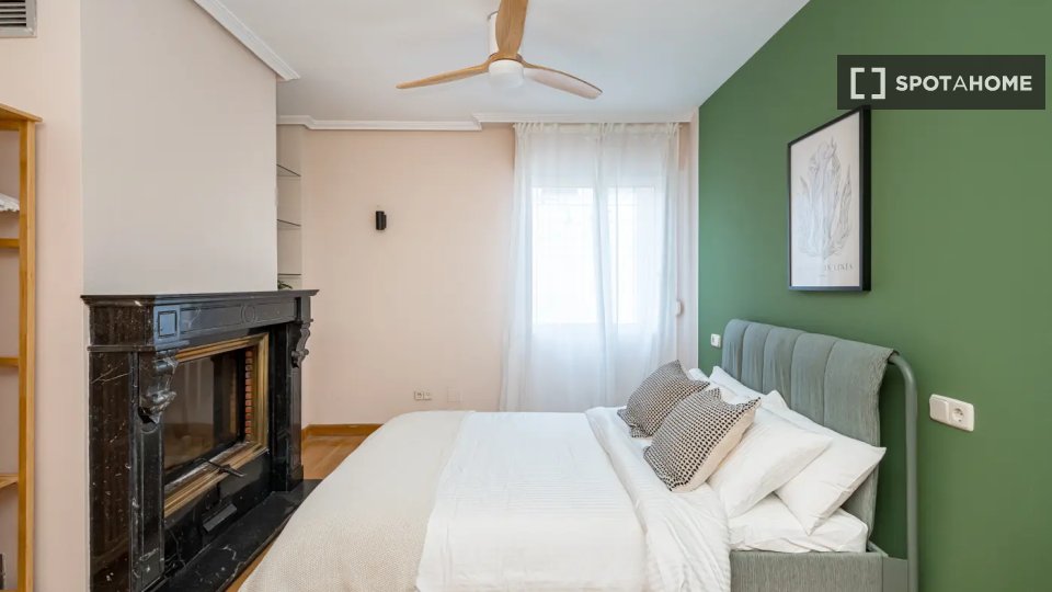 Double room Madrid, 10 beds — photo 11