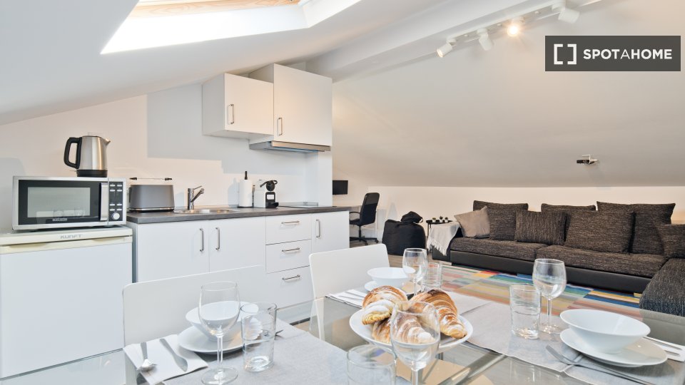 Apartment Lisbon, 2 beds, 45m² — photo 15