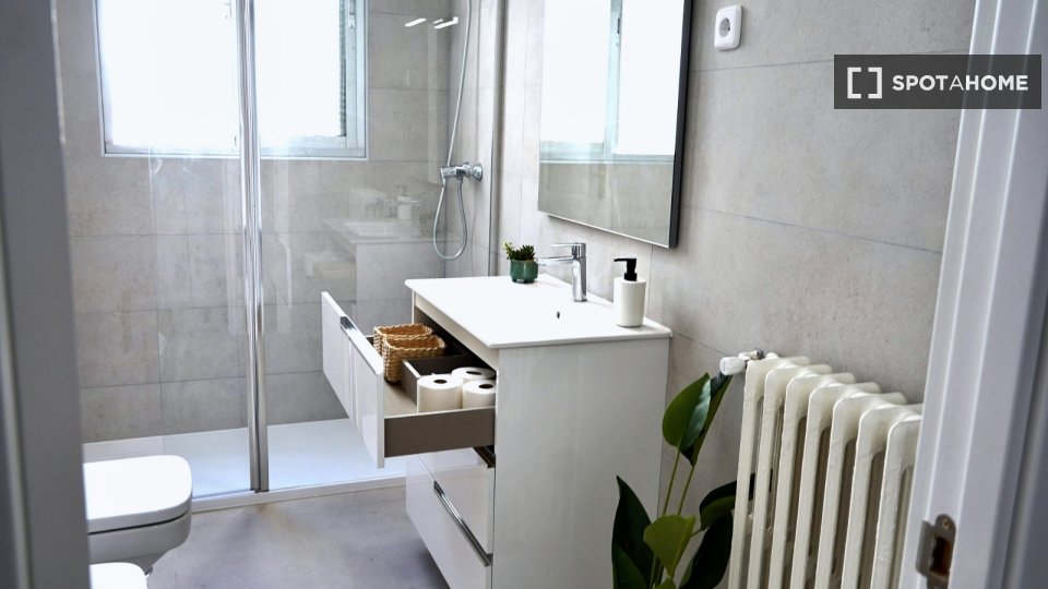 Double room Madrid, 5 beds — photo 62