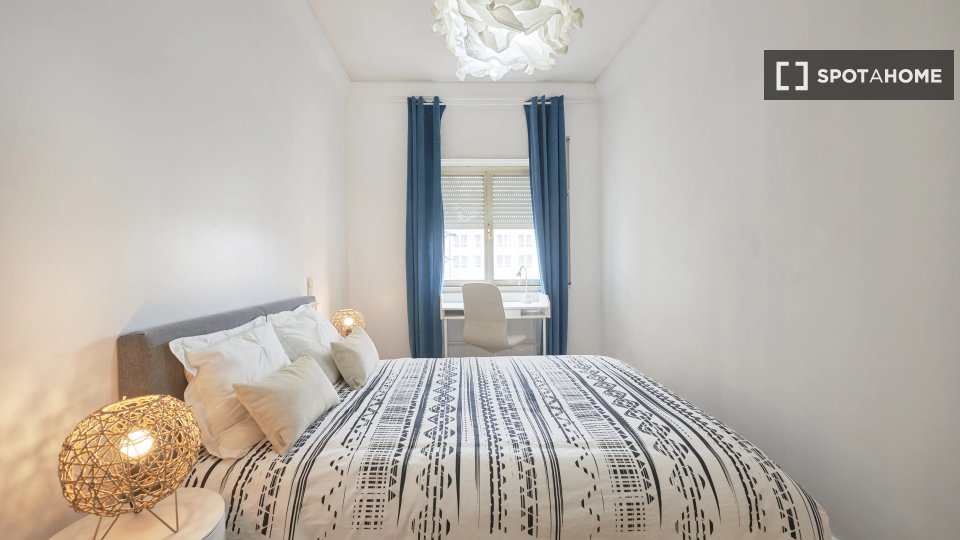 Double room Lisbon, 9 beds — photo 11