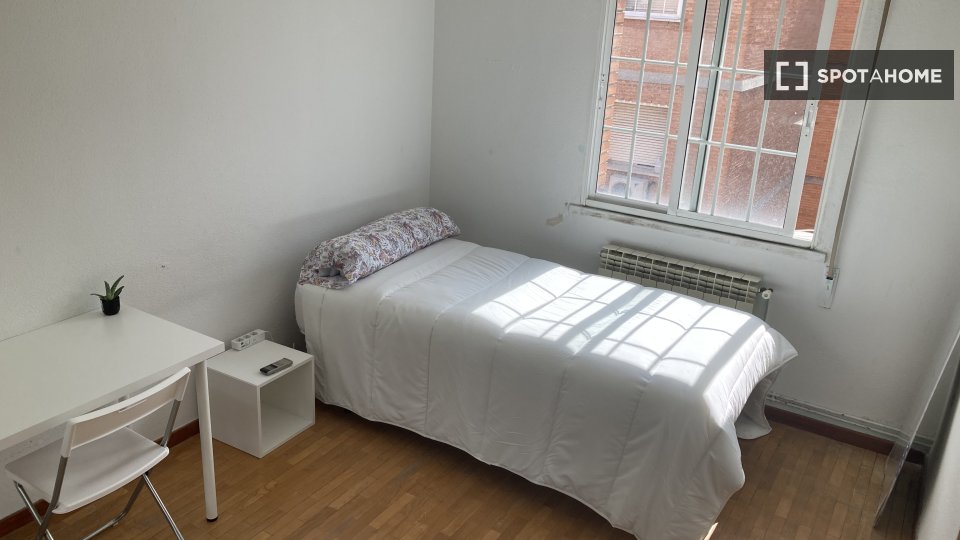 Double room Madrid, 4 beds, 70m² — photo 13