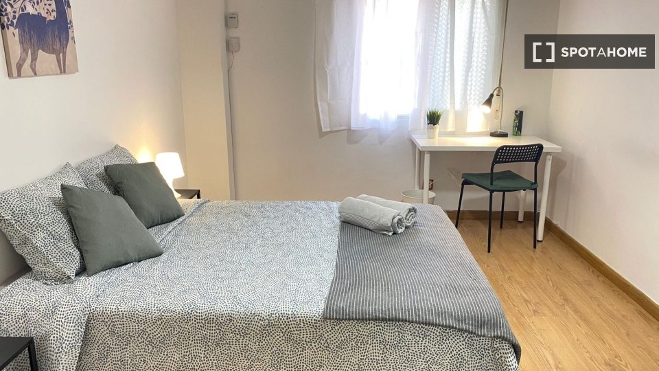 Double room Madrid, 4 beds — photo 15