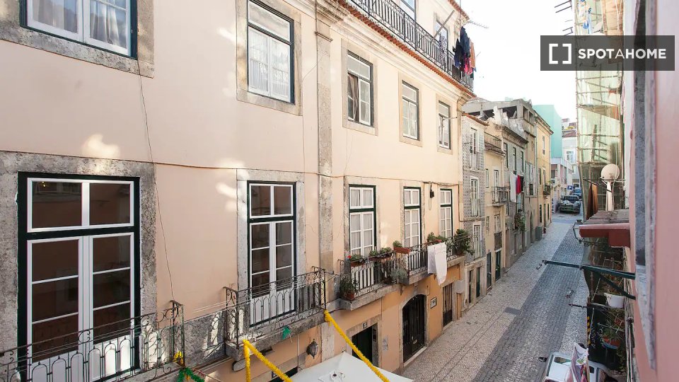 Apartment Lisbon, 1 bed — photo 15