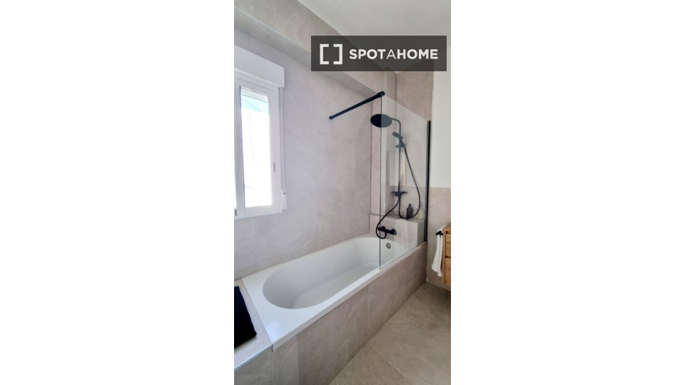 Apartment Valencia, 2 beds, 60m² — photo 5