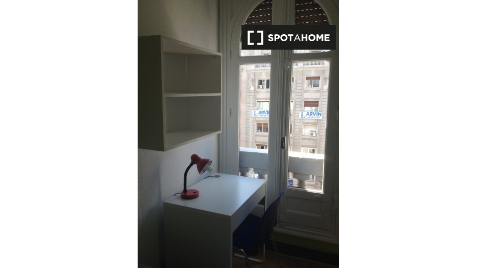 Double room Madrid, 11 beds — photo 4