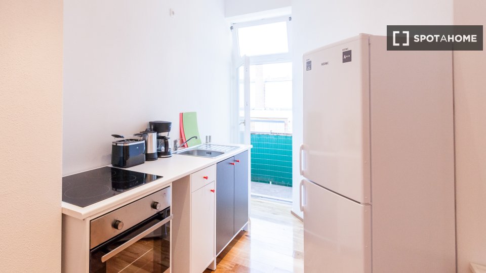 Double room Munich, 3 beds, 81m² — photo 3