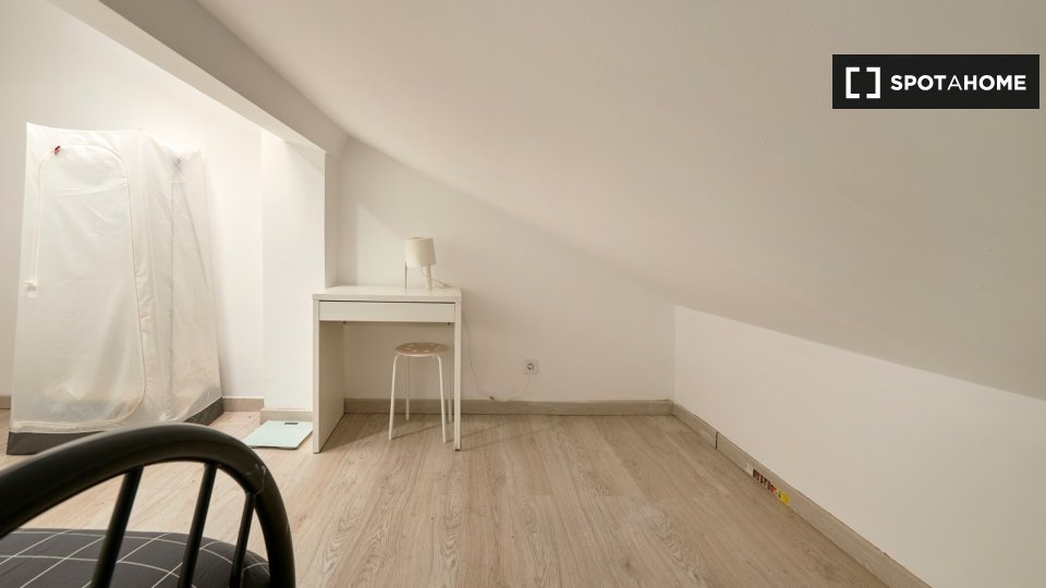 Double room Lisbon, 9 beds — photo 17